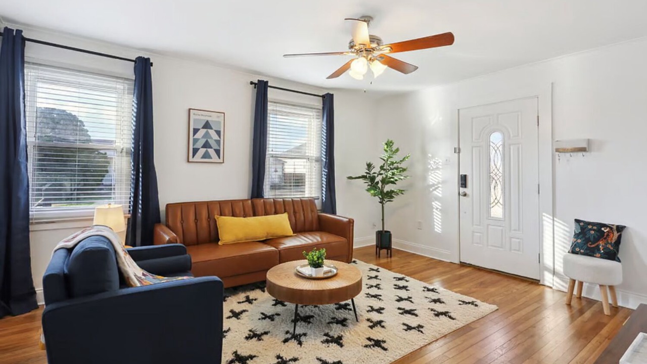 Photo of Livingroom in Kenner - Louis Armstrong International Airport