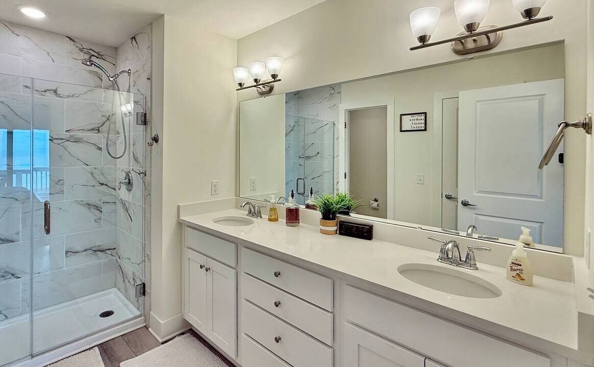 Photo of Bathroom in Innerarity Townhomes
