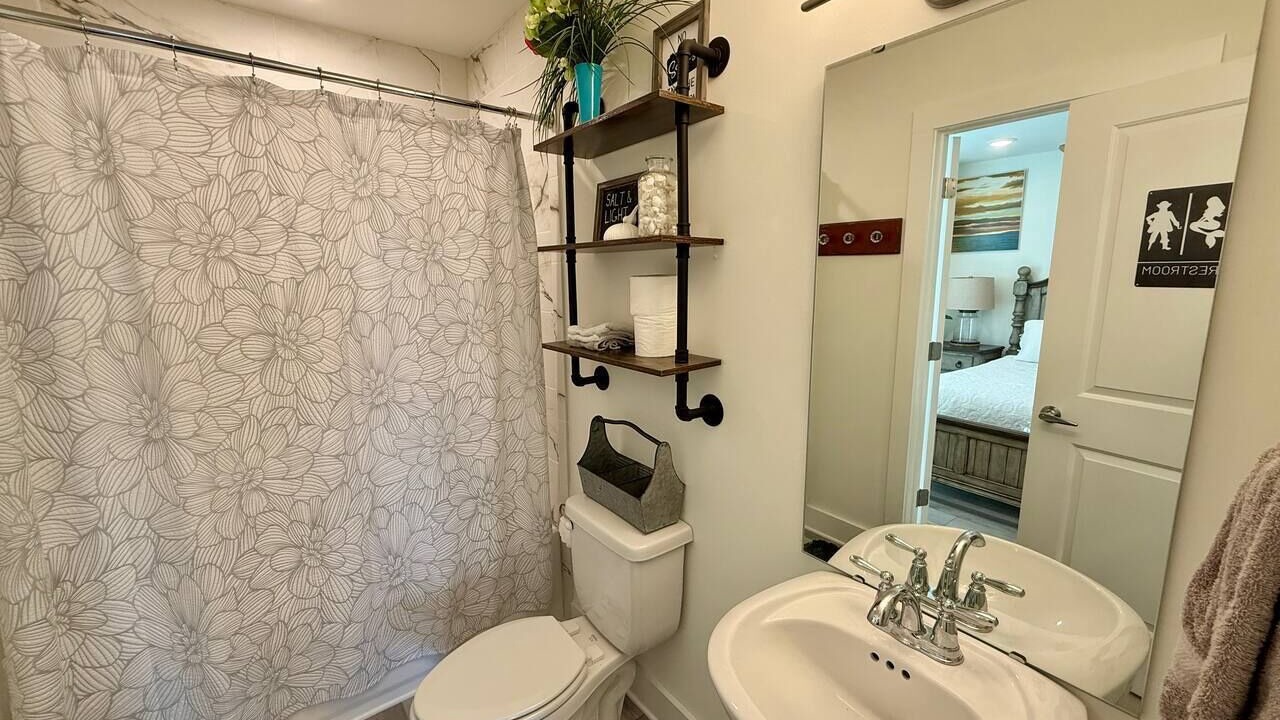 Photo of Bathroom in Innerarity Townhomes