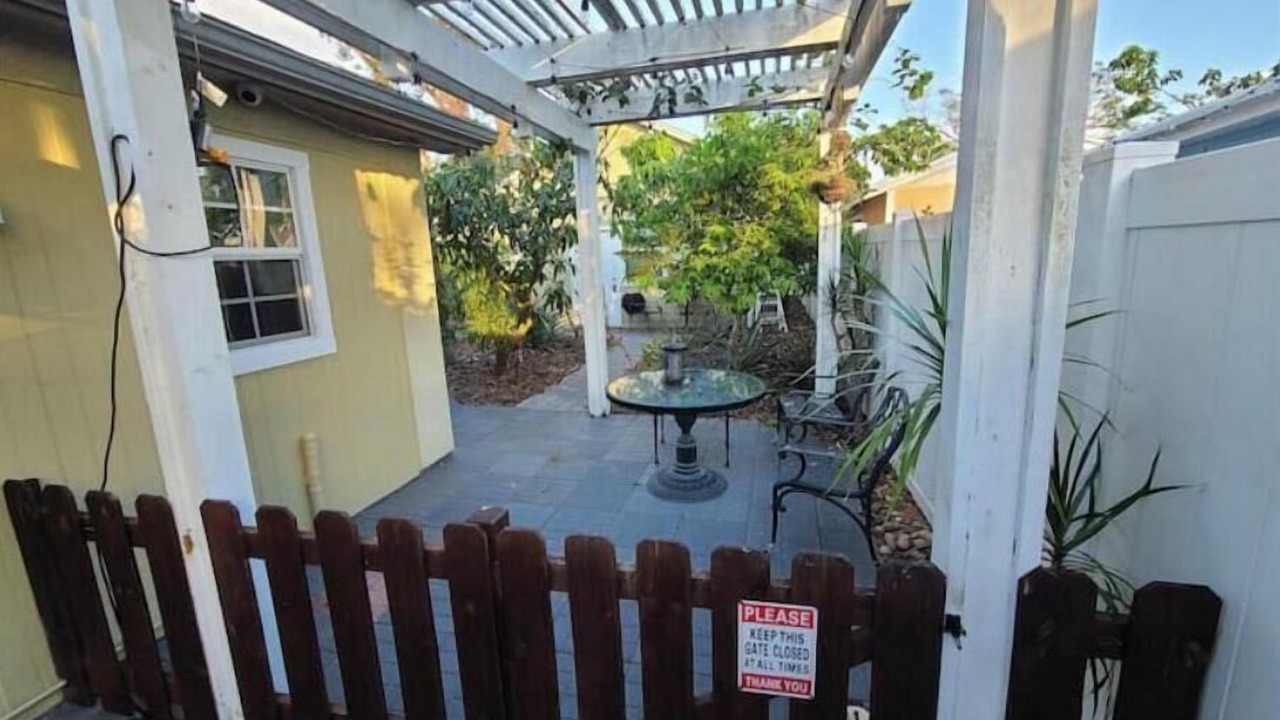 Photo of Patio Balcony in Pinecrest West Park