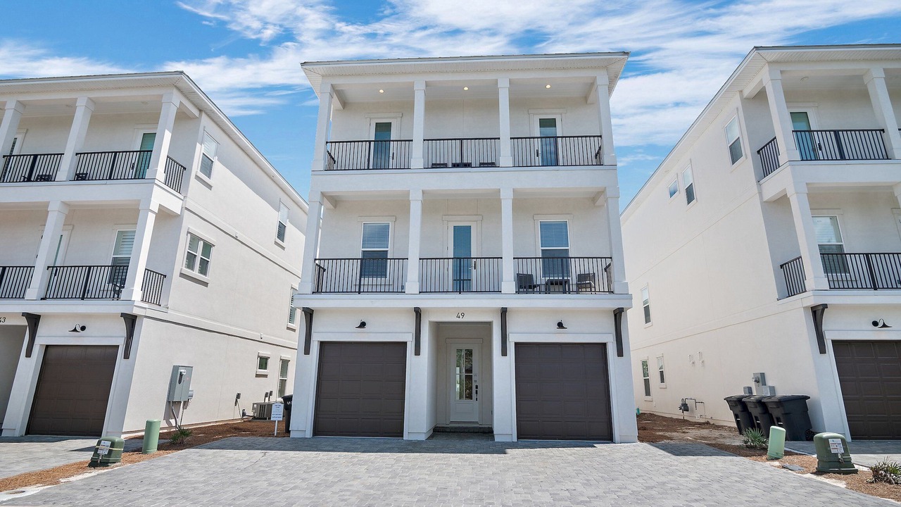 Photo of Outdoor in Emerald Waters Village