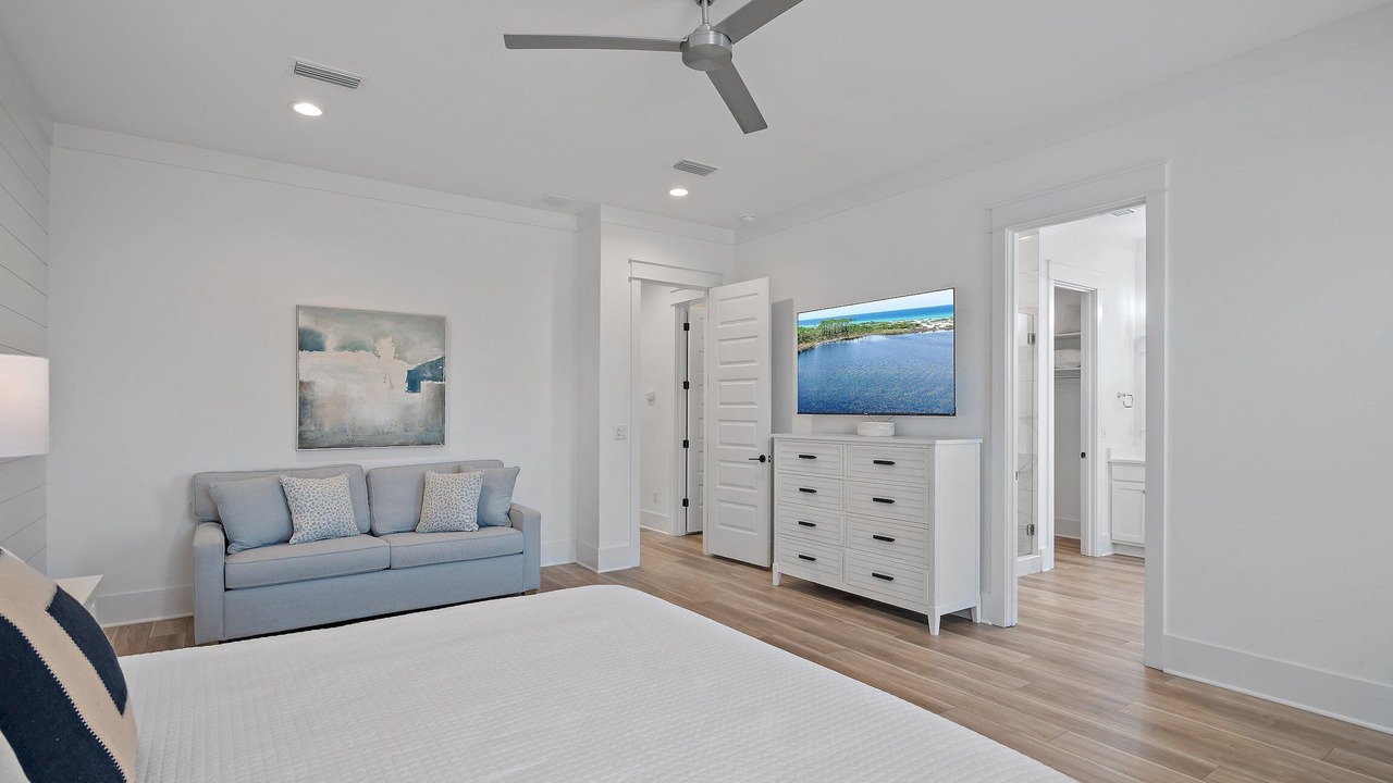 Photo of Bedroom in Emerald Waters Village