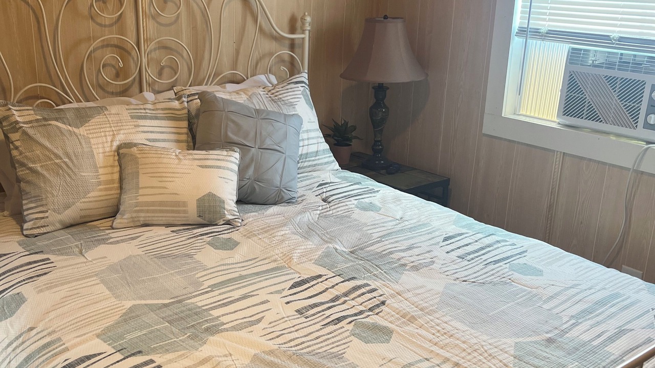 Photo of Bedroom in Groveoak