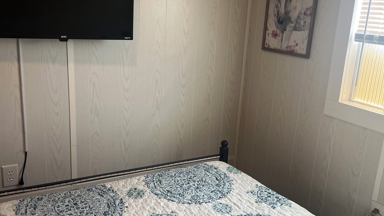 Photo of Bedroom in Groveoak