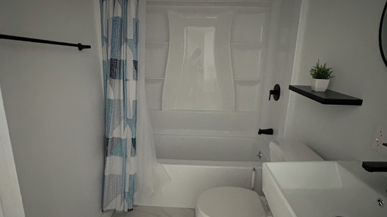 Photo of Bathroom in Fondren