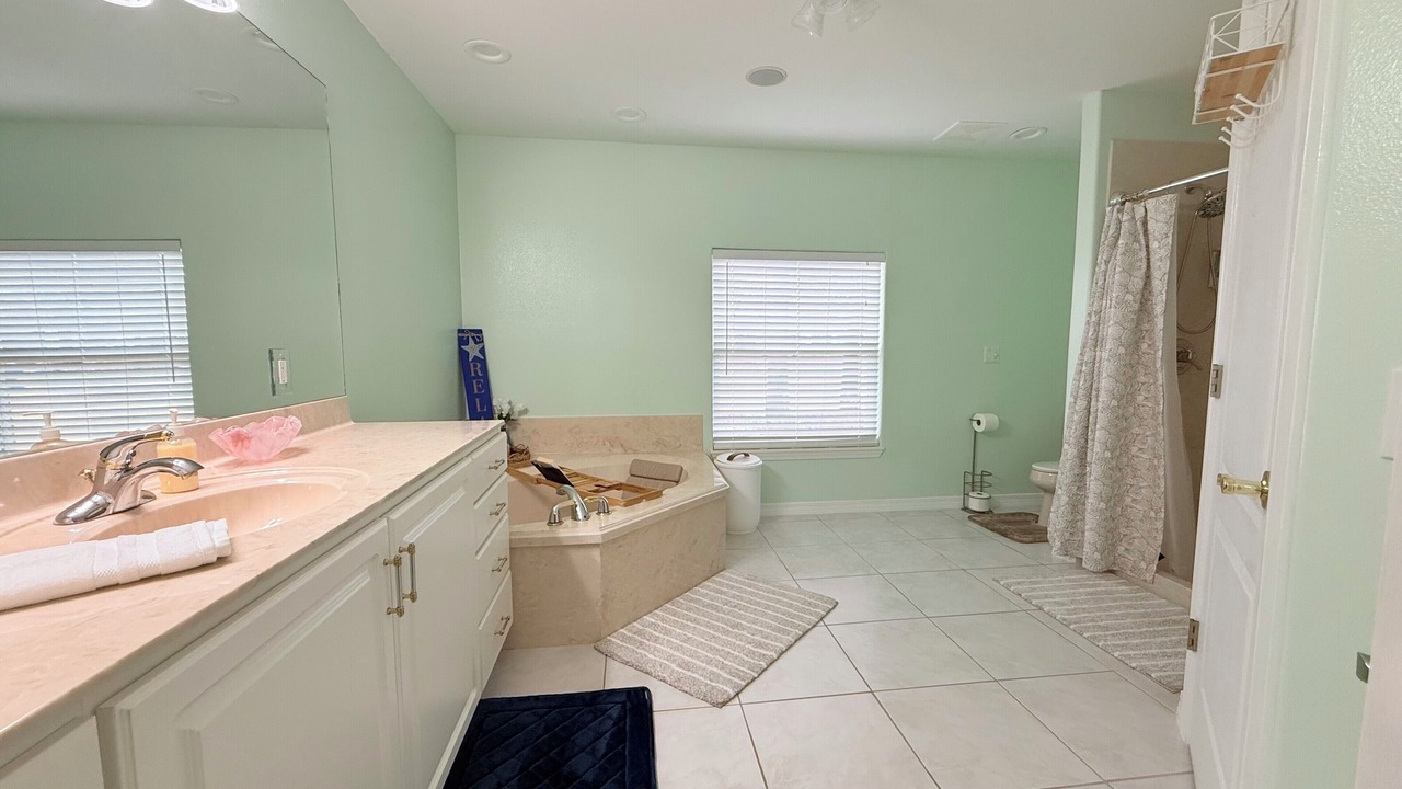 Photo of Bathroom in Navarre