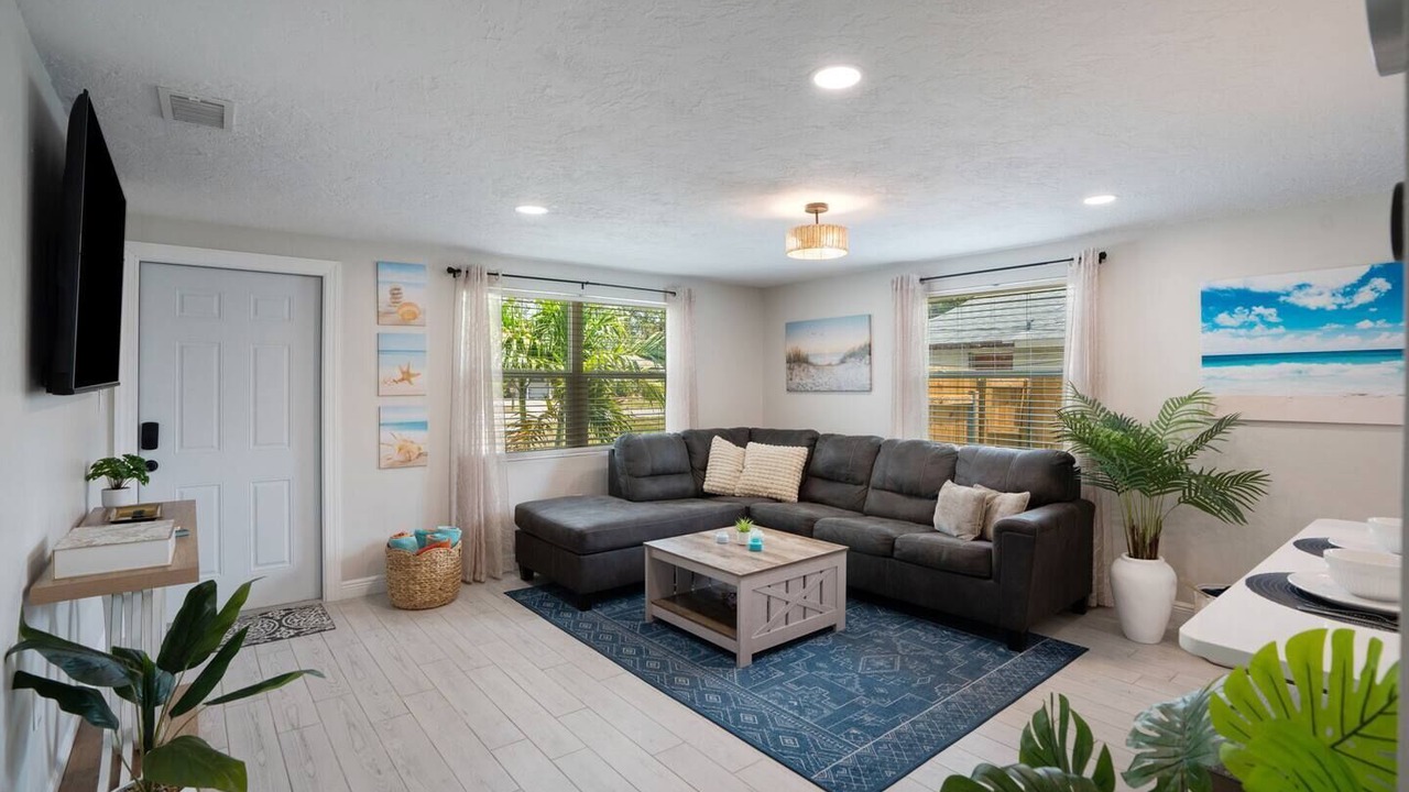 Photo of Livingroom in Bayshore Gardens