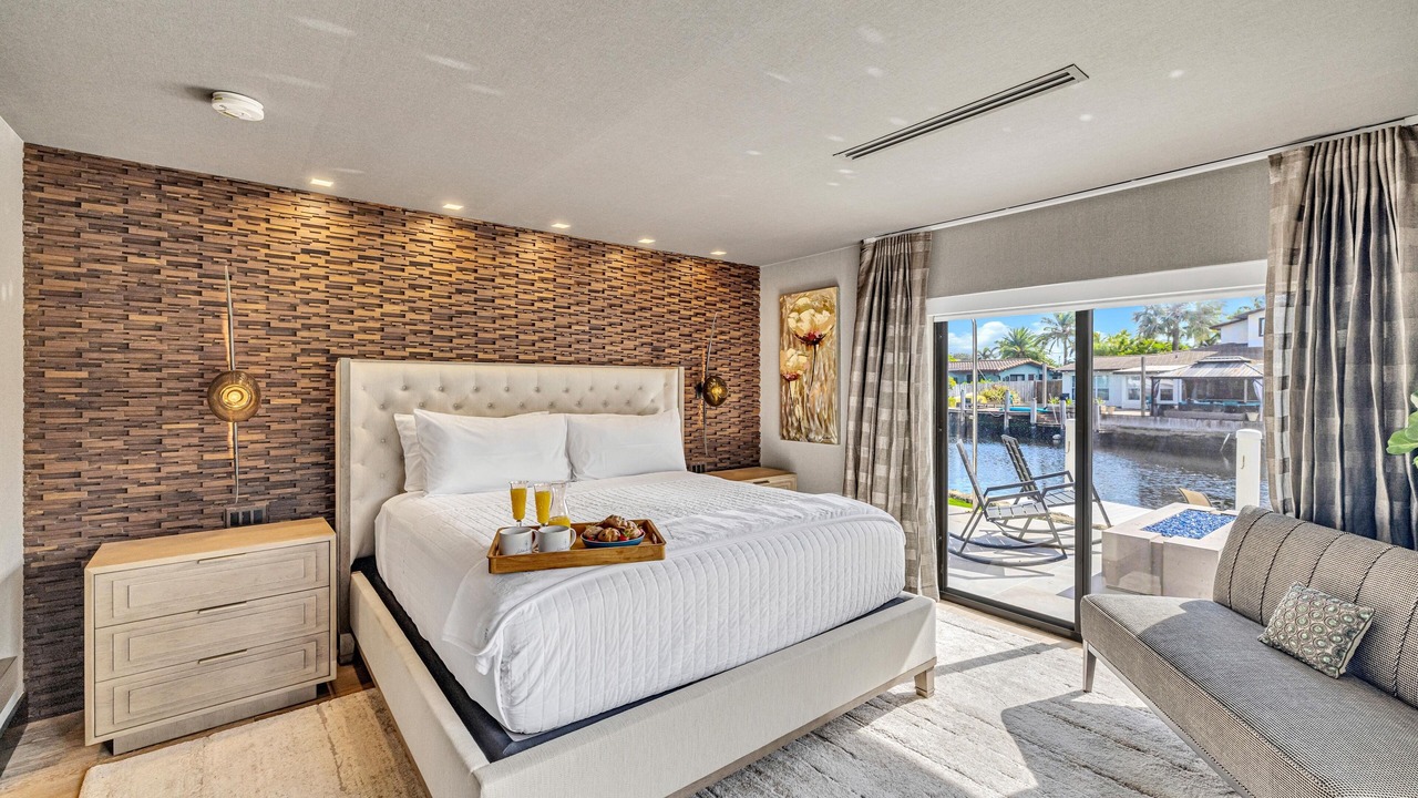 Photo of Bedroom in Wilton Manors