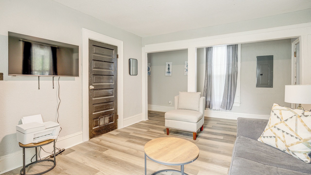 Photo of Livingroom in Urban Core