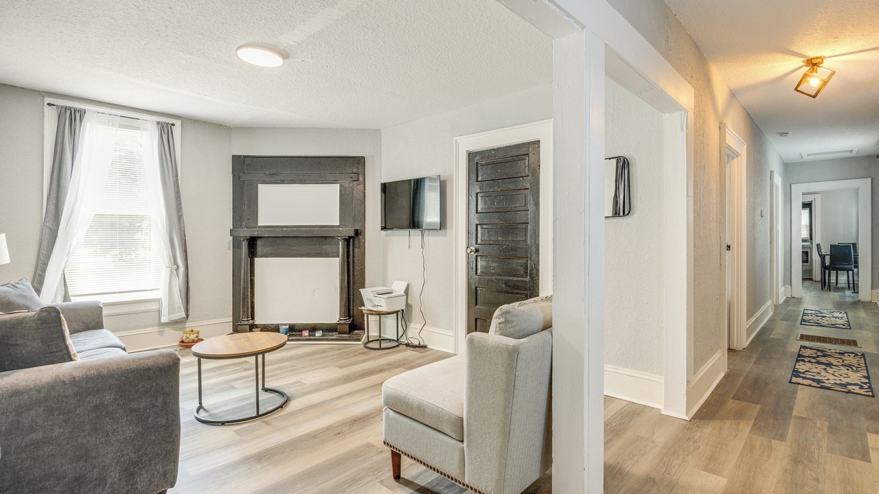 Photo of Livingroom in Urban Core
