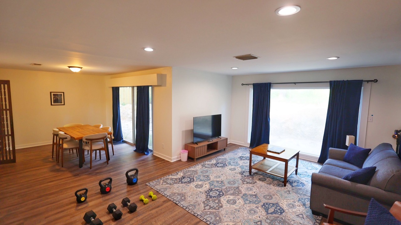 Photo of Livingroom in Tougaloo