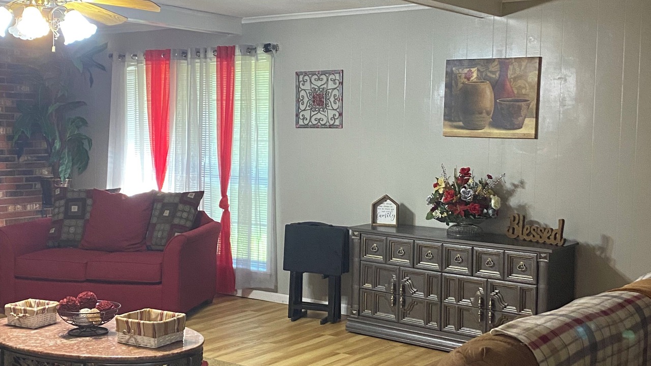 Photo of Livingroom in Tupelo
