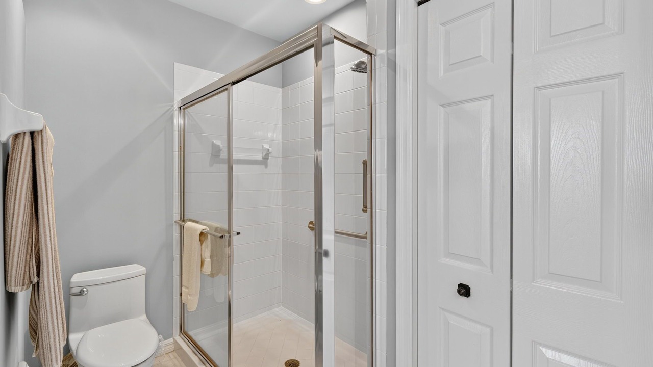 Photo of Bathroom in Tropical Cove