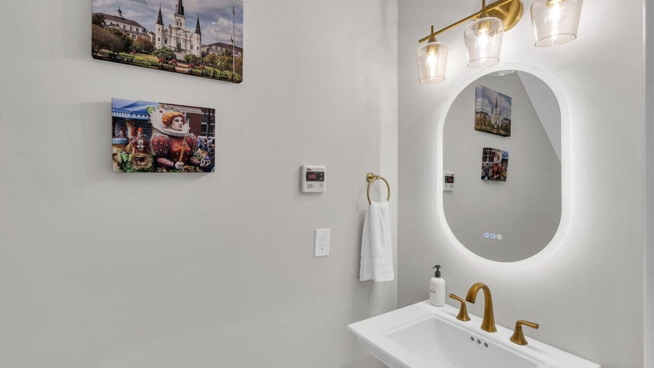 Photo of Bathroom in Tulane - Gravier