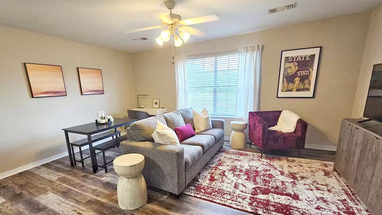 Photo of Livingroom in Starkville