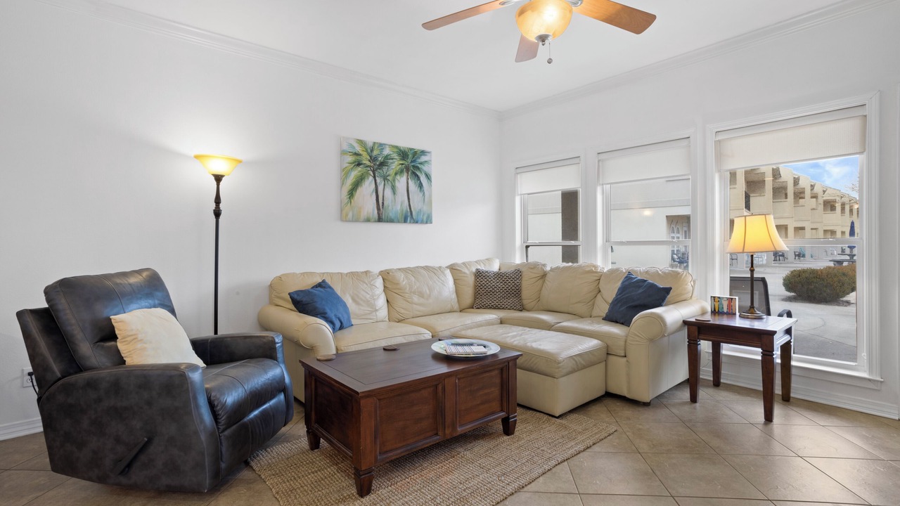 Photo of Livingroom in Long Beach