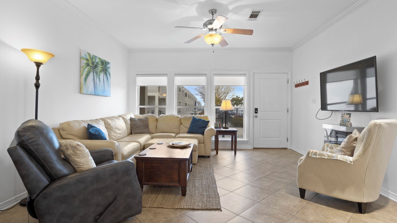 Photo of Livingroom in Long Beach
