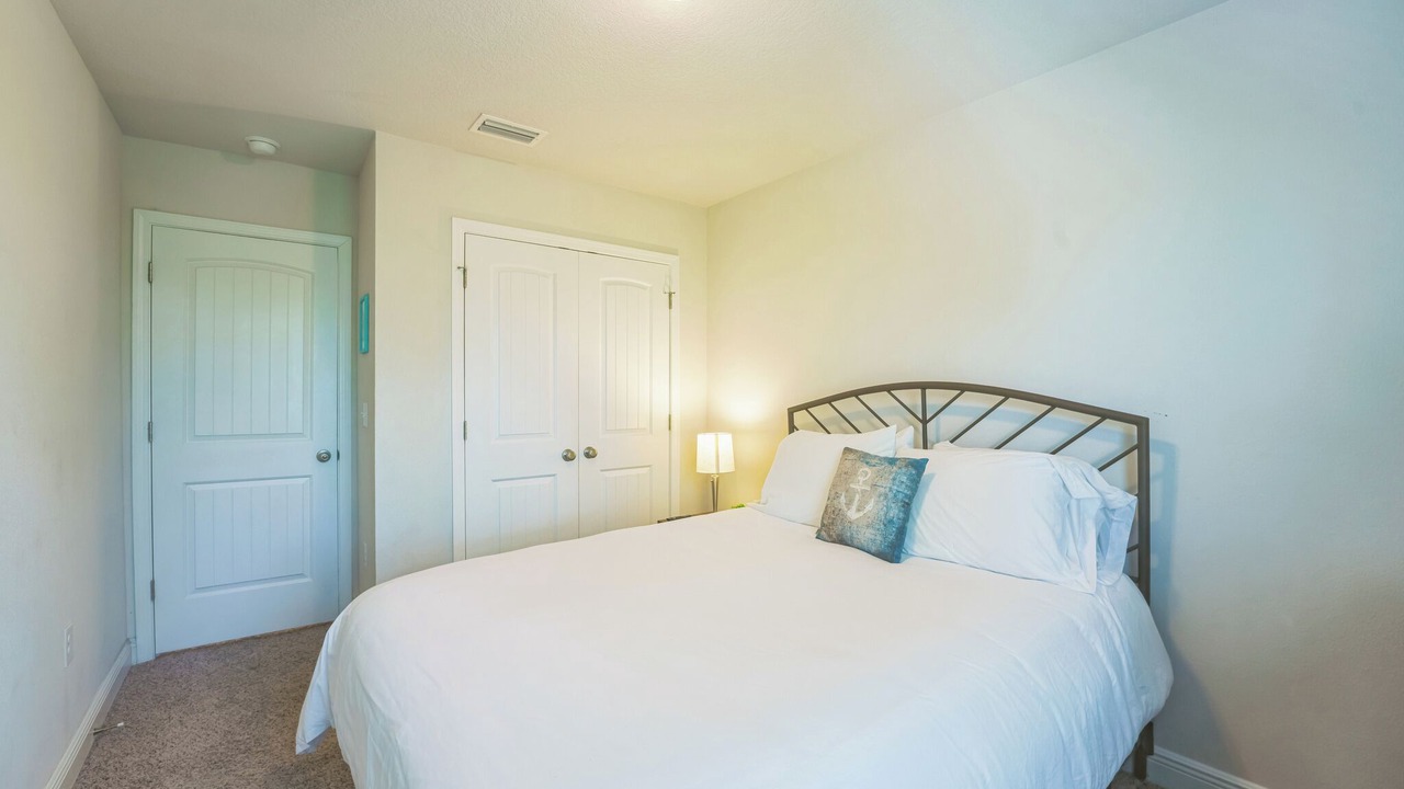 Photo of Bedroom in Upper Grand Lagoon