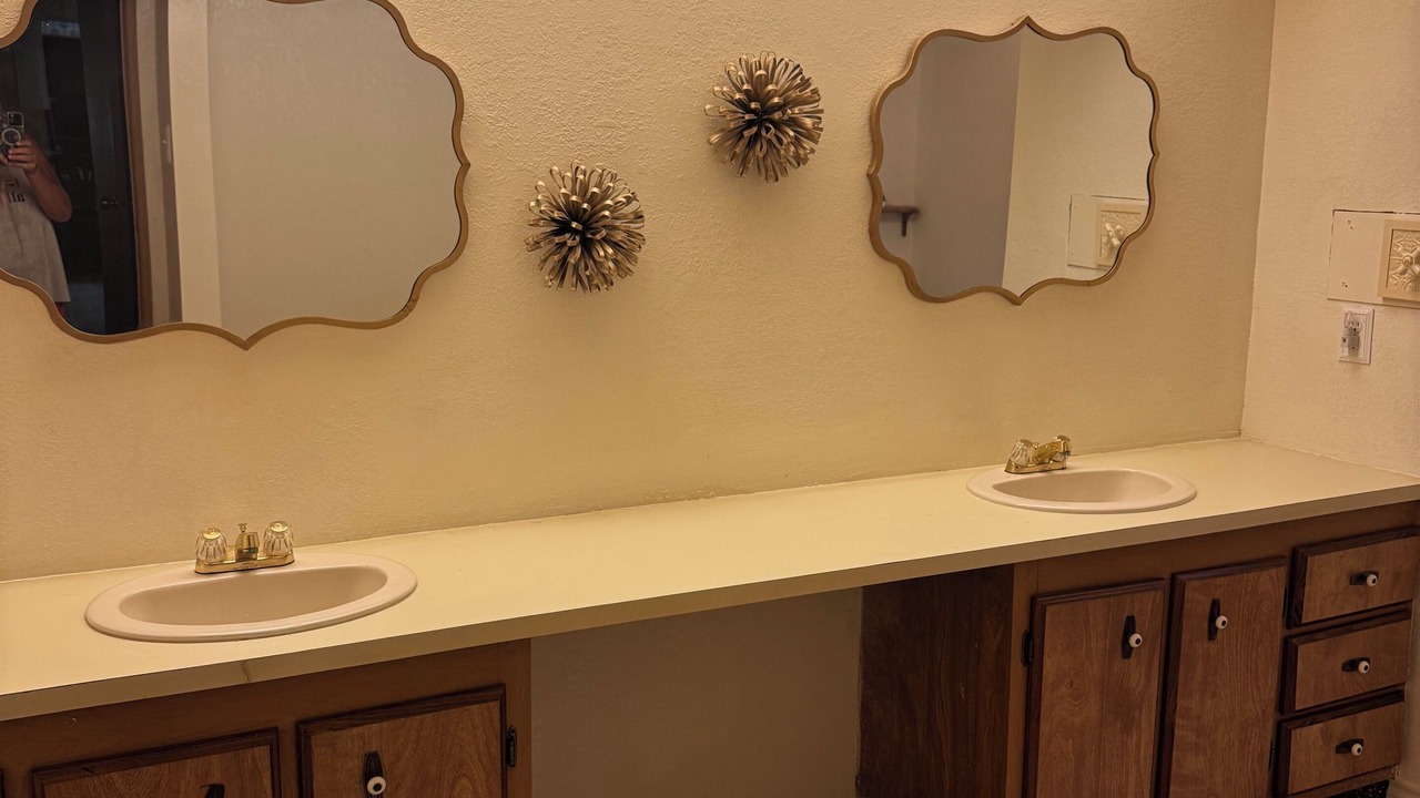 Photo of Bathroom in Ore City