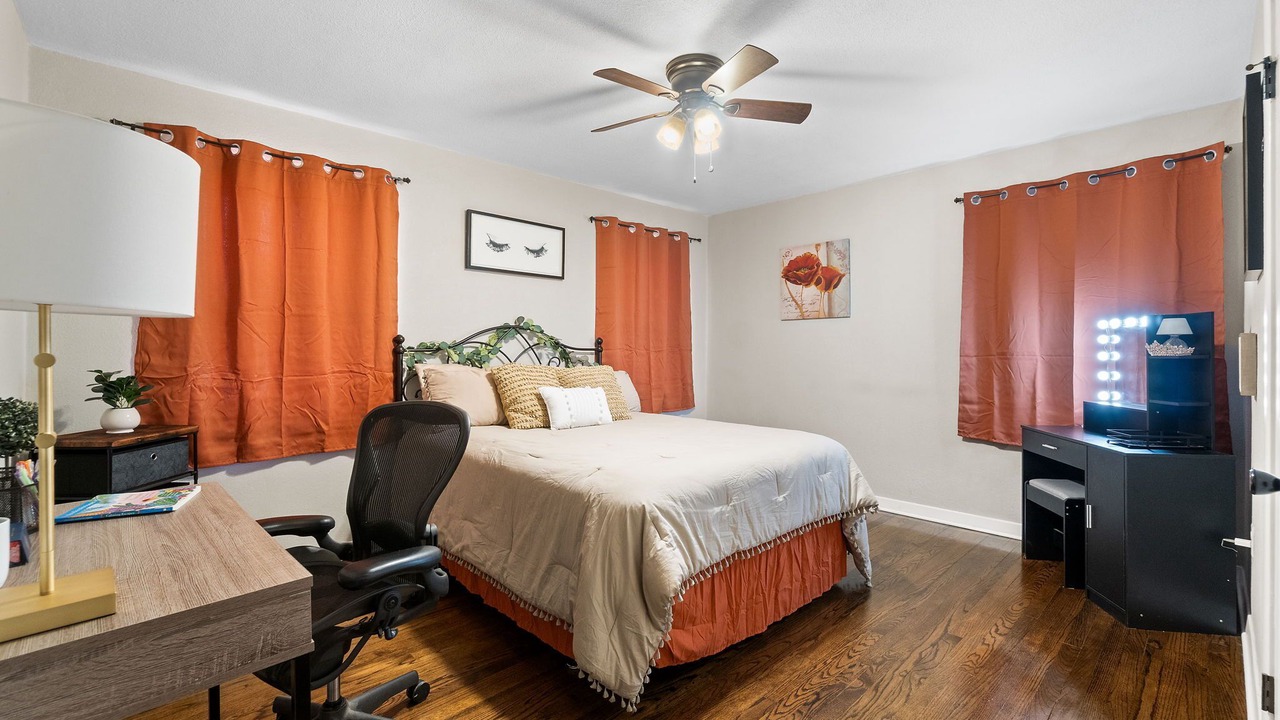 Photo of Bedroom in Myrtle Grove