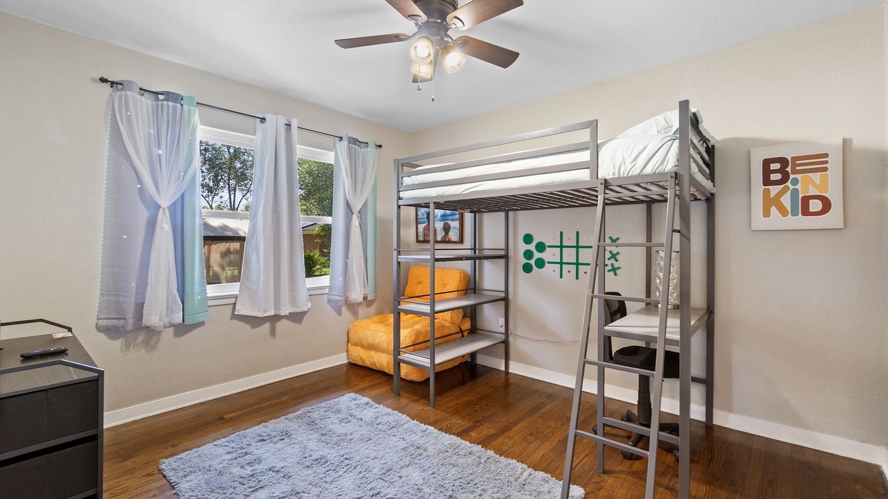 Photo of Bedroom in Myrtle Grove