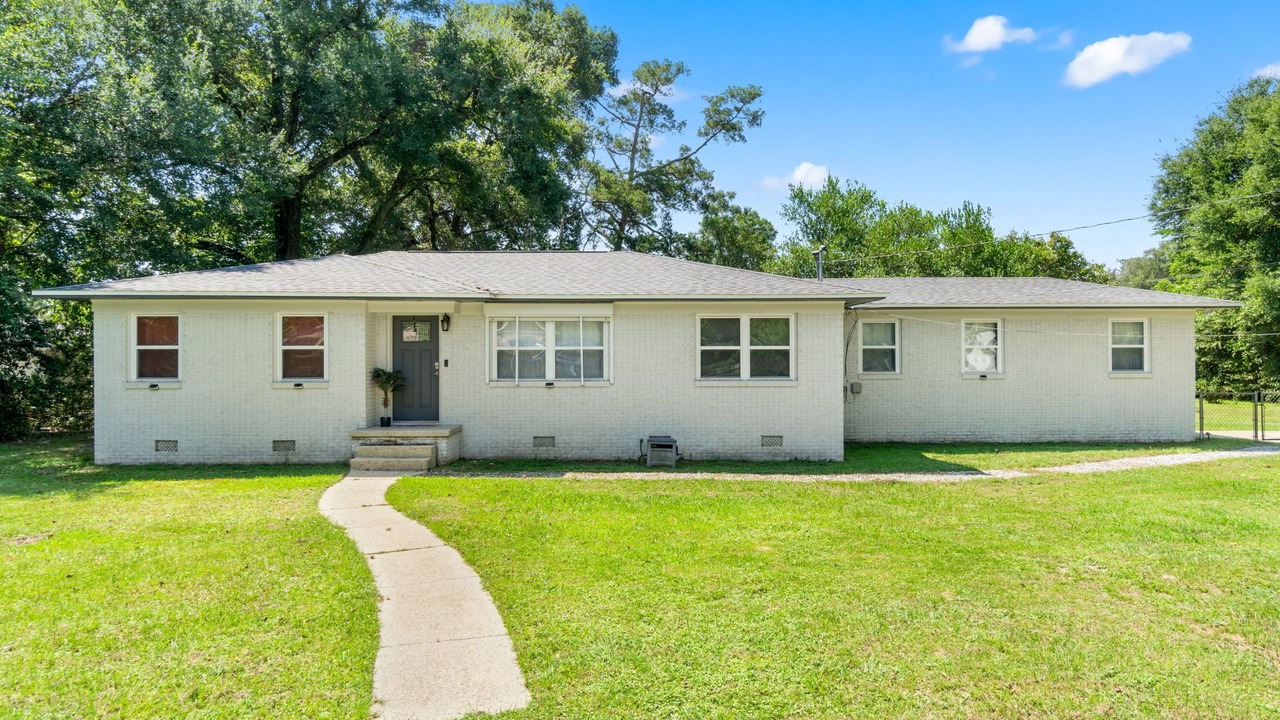 Photo of Outdoor in Myrtle Grove