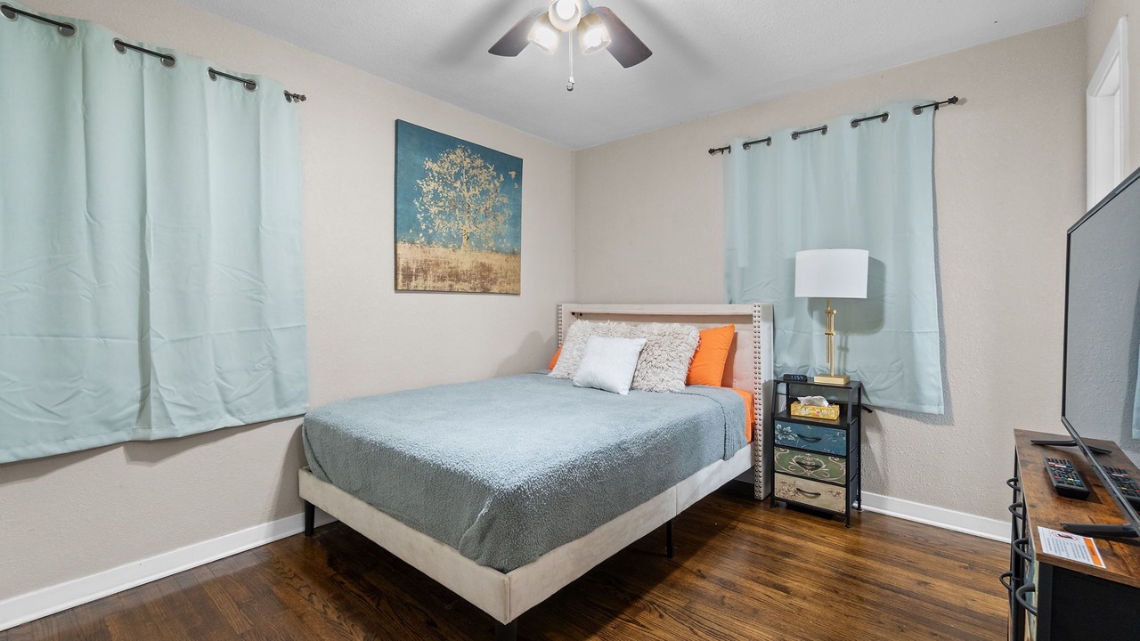 Photo of Bedroom in Myrtle Grove