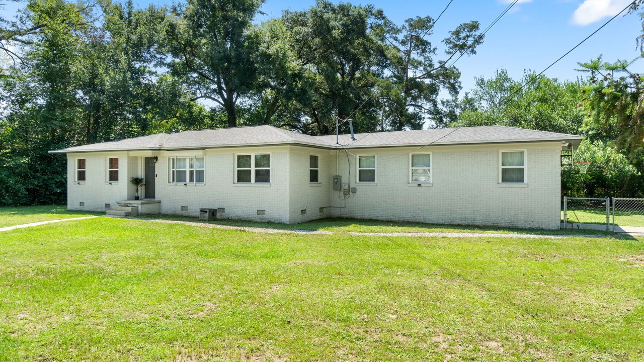 Photo of Outdoor in Myrtle Grove