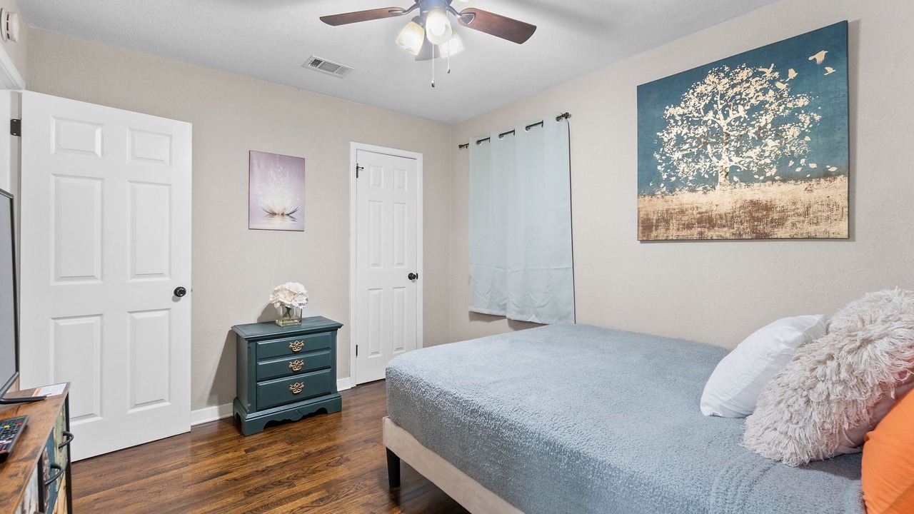 Photo of Bedroom in Myrtle Grove