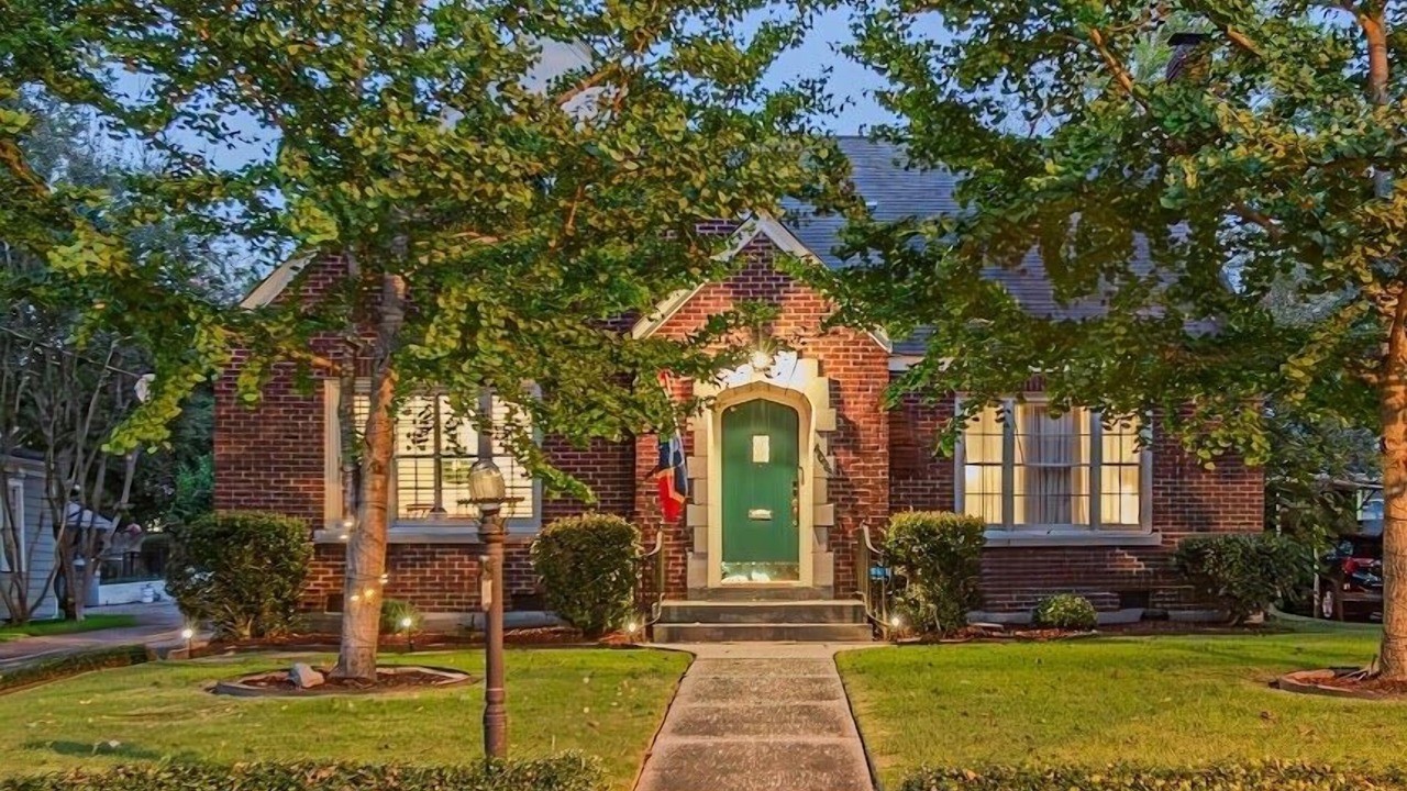Photo of Outdoor in Fondren