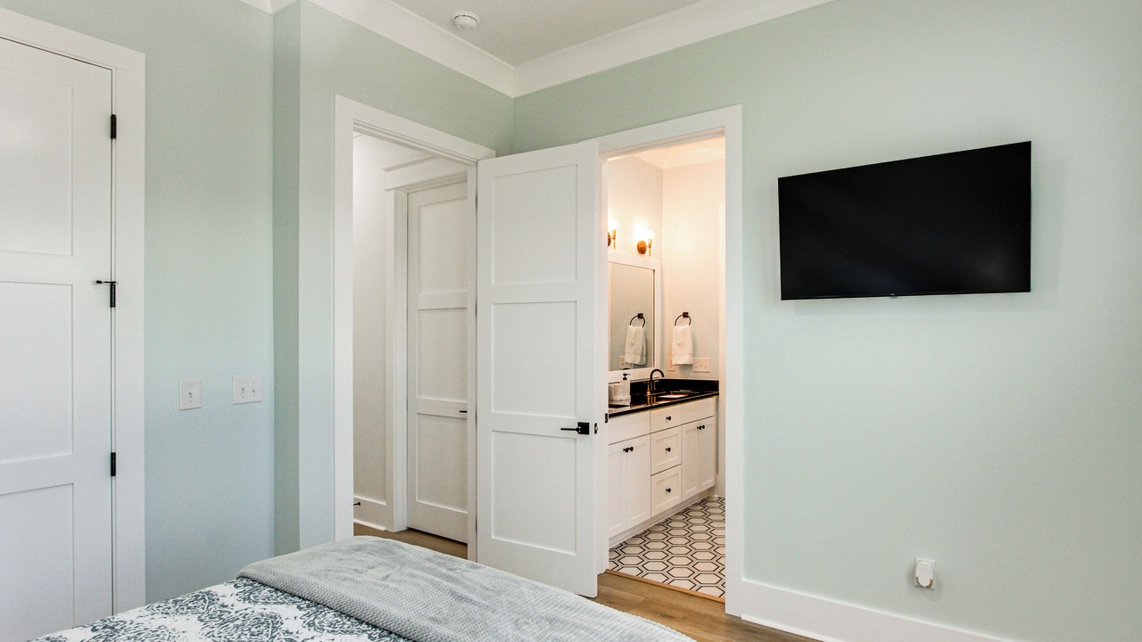 Photo of Bedroom in Ocean Springs