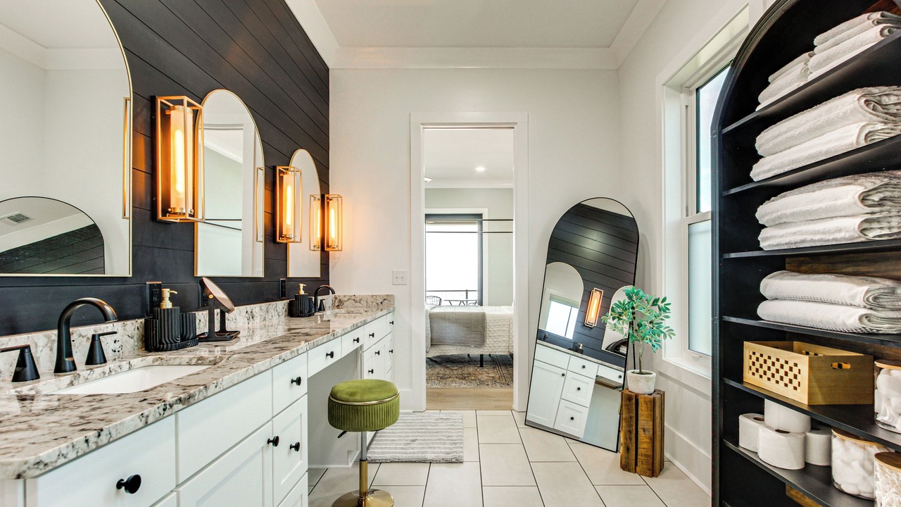 Photo of Bathroom in Ocean Springs