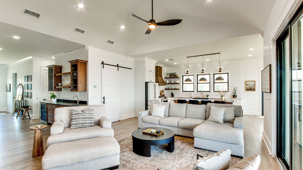 Photo of Livingroom in Ocean Springs