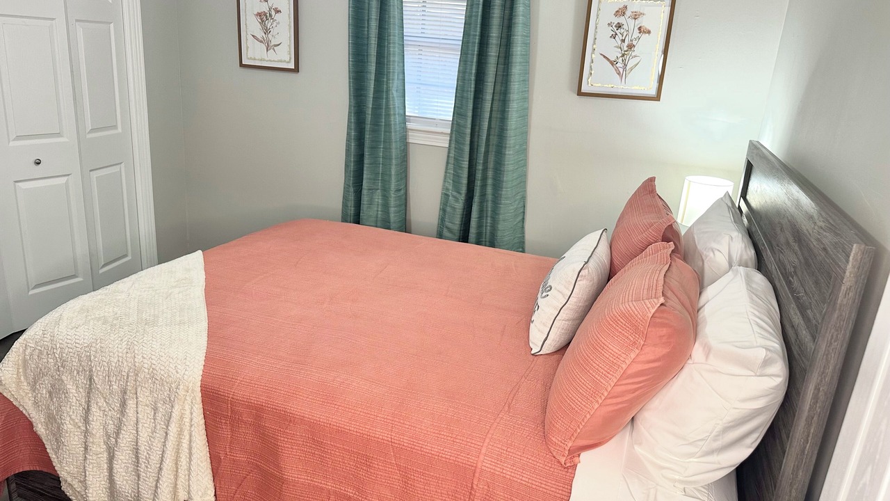 Photo of Bedroom in Tougaloo