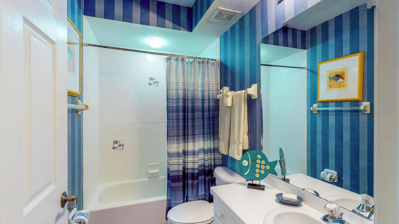 Photo of Bathroom in Independence Square