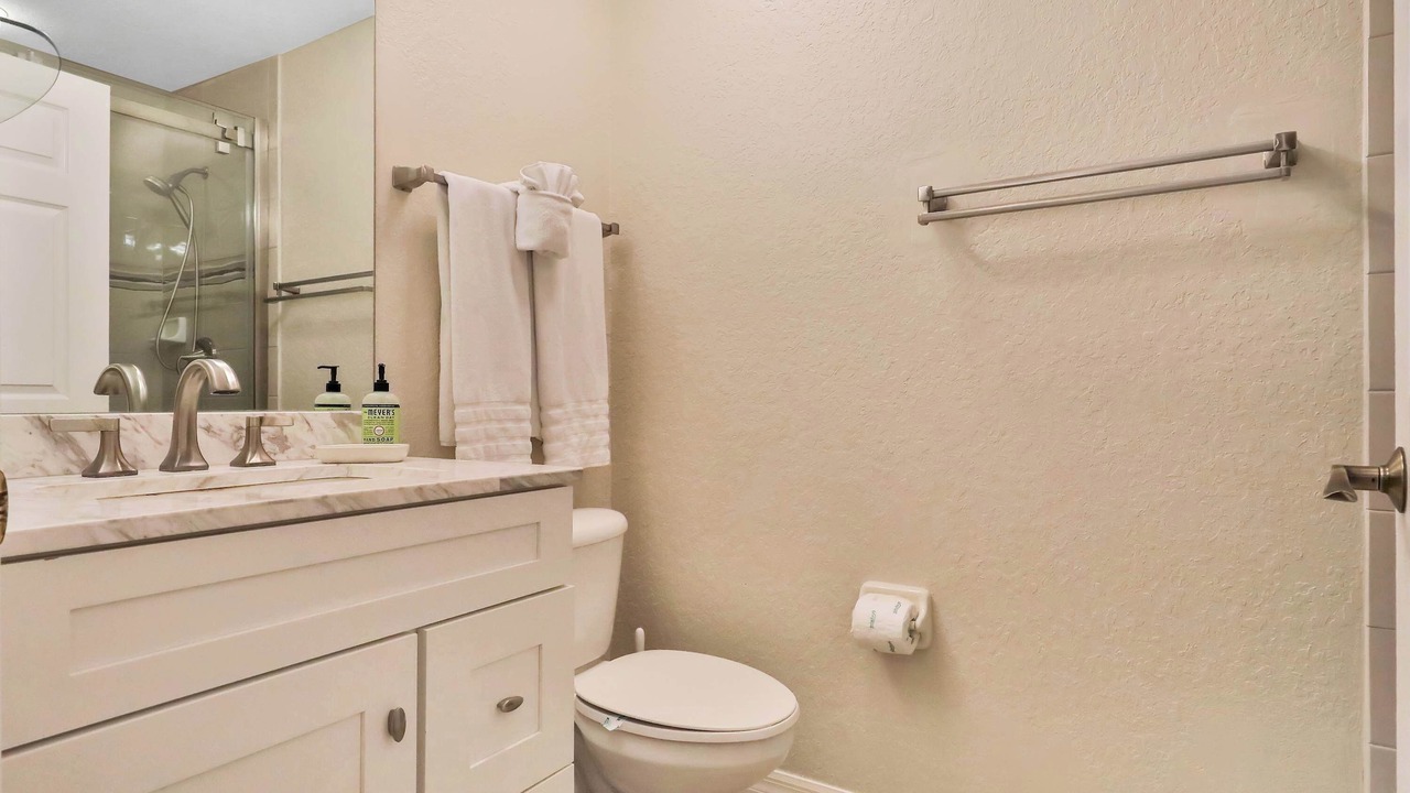 Photo of Bathroom in Independence Square