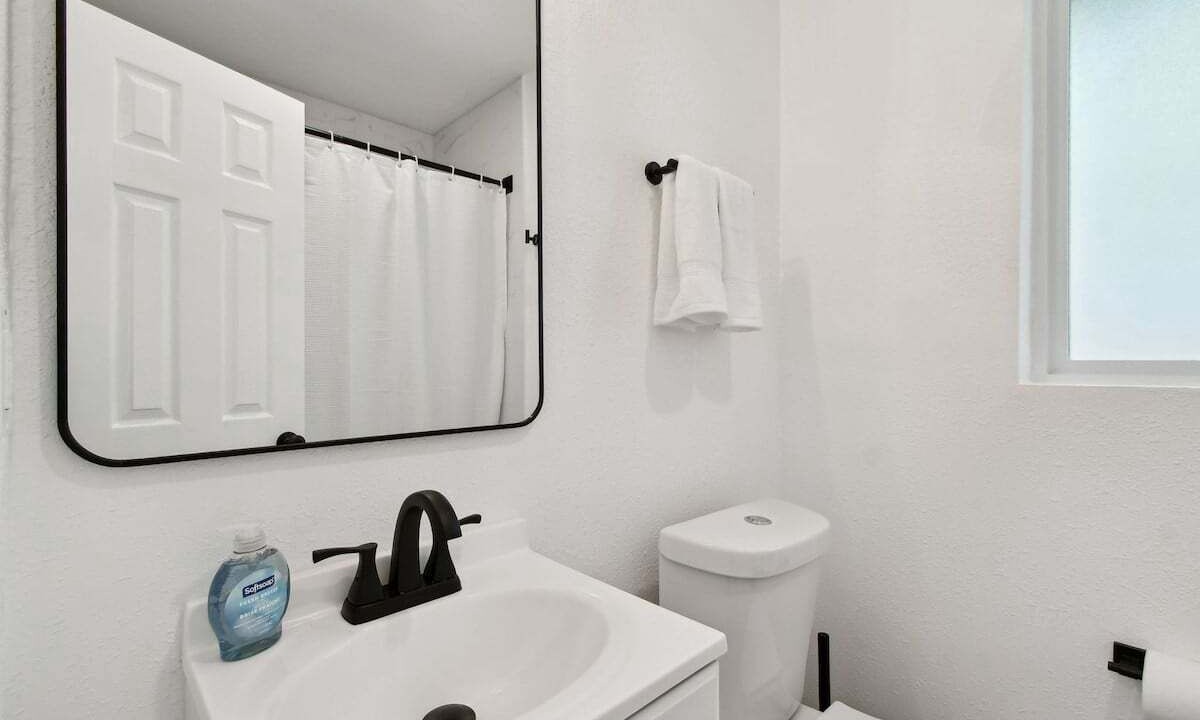 Photo of Bathroom in Treasure Island