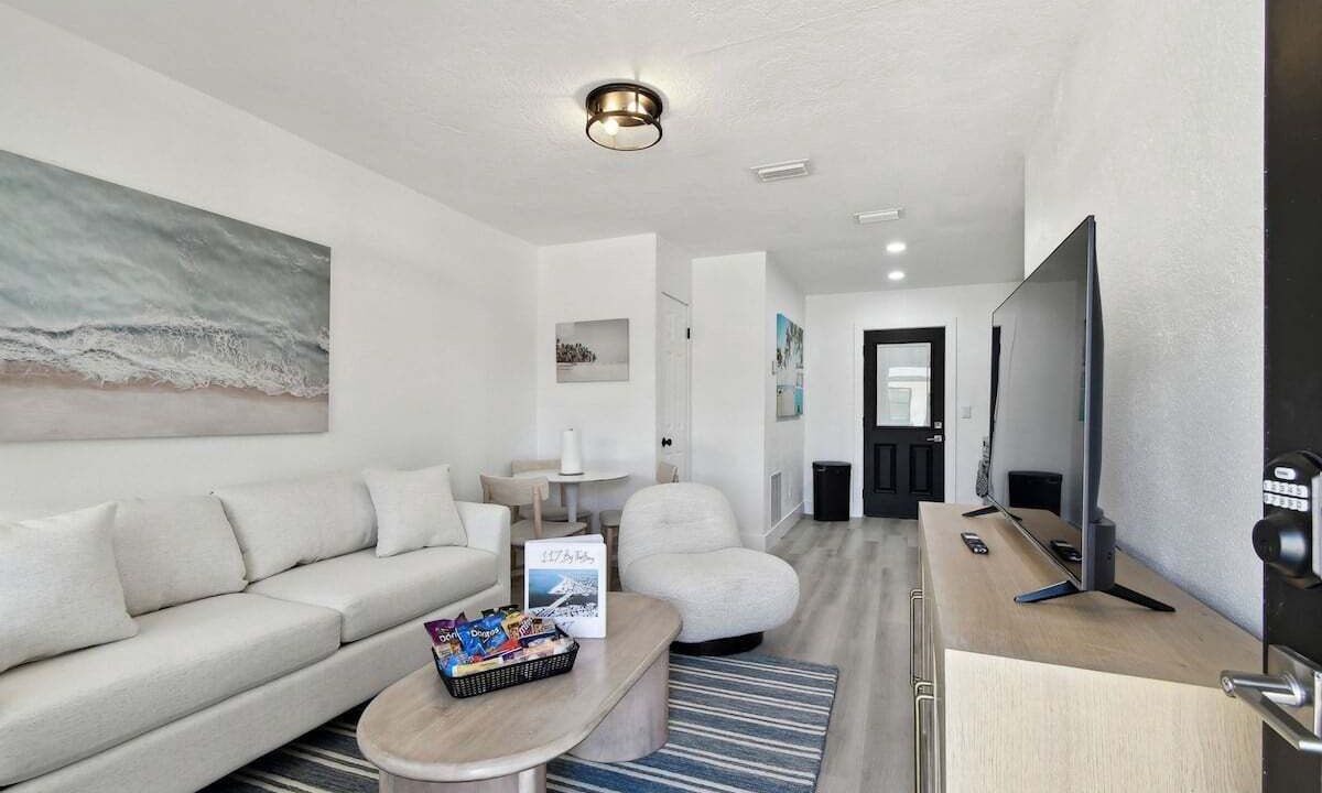 Photo of Livingroom in Treasure Island