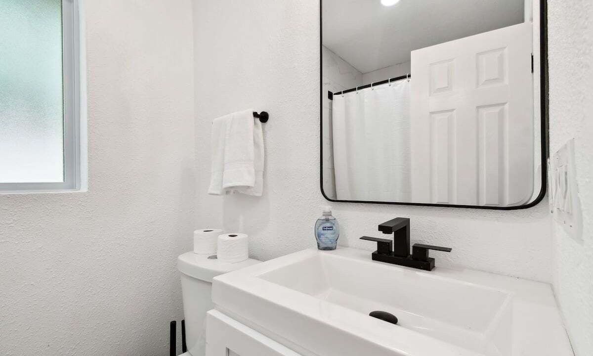Photo of Bathroom in Treasure Island