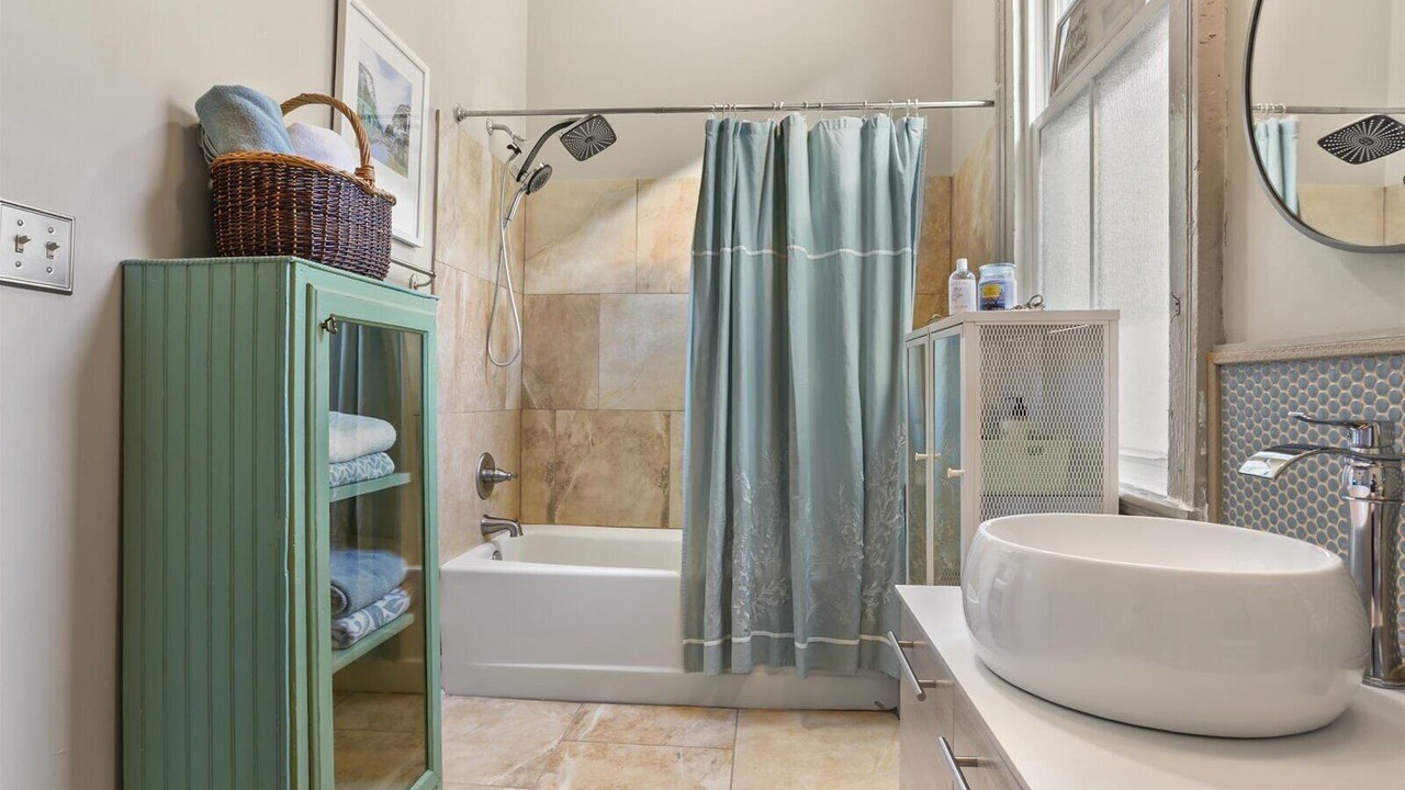 Photo of Bathroom in West Riverside