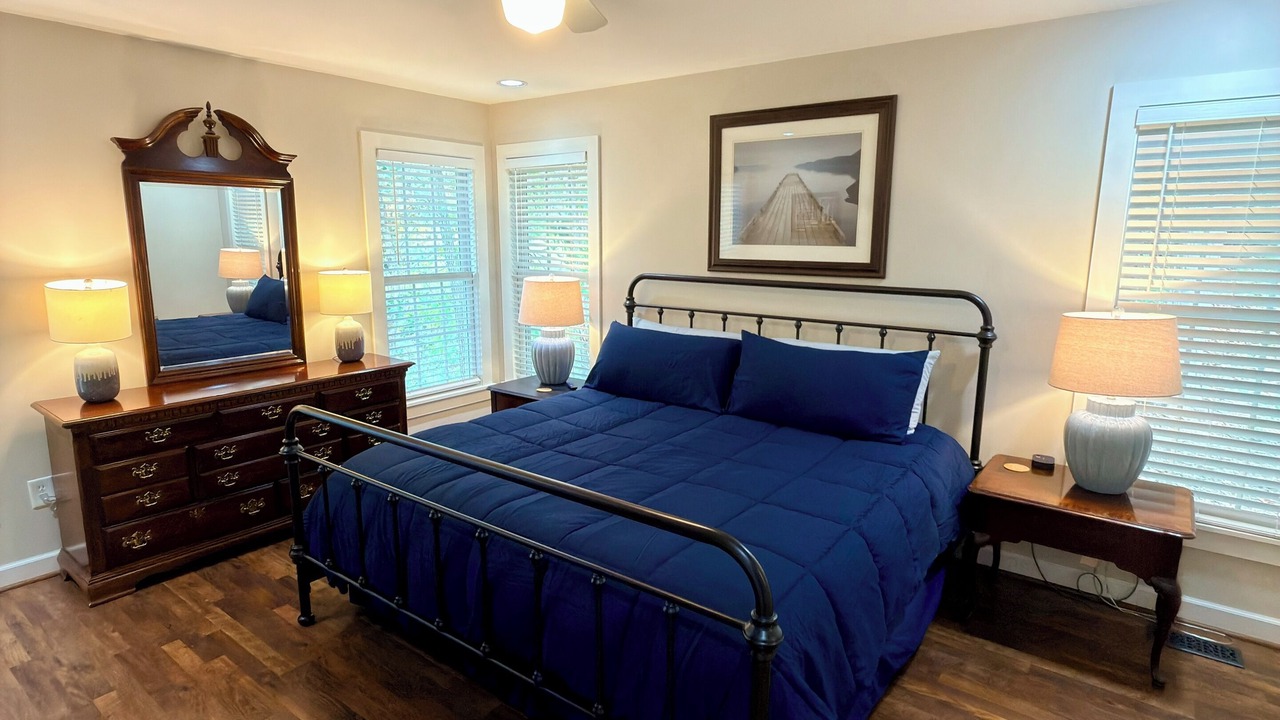 Photo of Bedroom in Northport