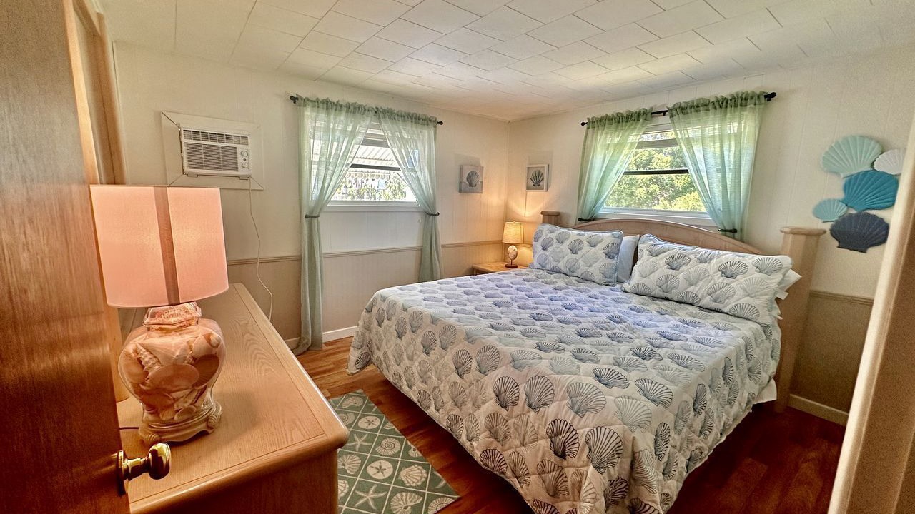 Photo of Bedroom in Survey Creek