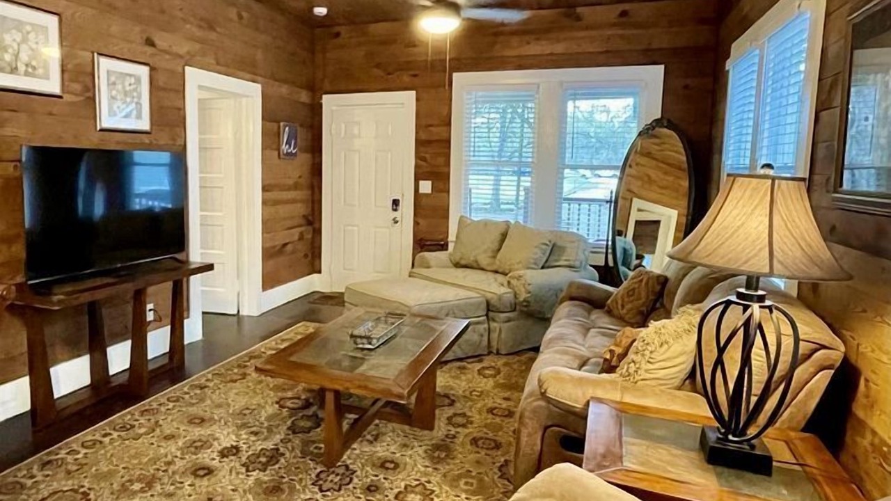 Photo of Livingroom in Lafayette