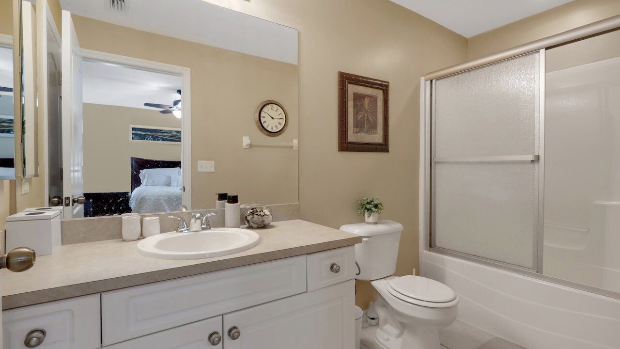 Photo of Bathroom in Diplomat