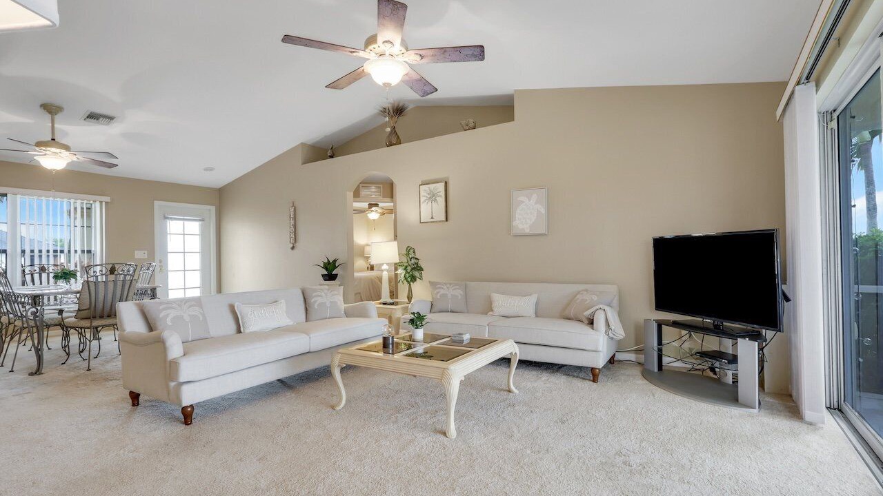 Photo of Livingroom in Diplomat