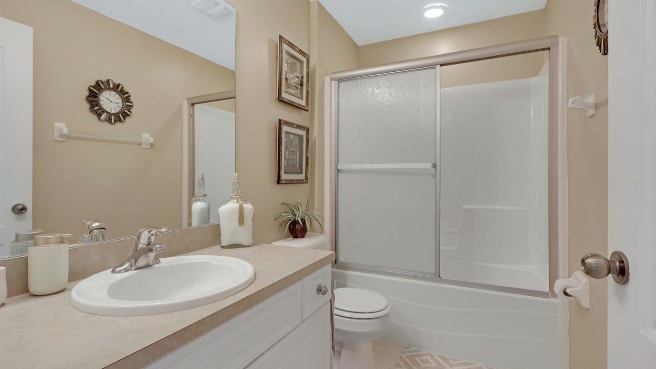 Photo of Bathroom in Diplomat