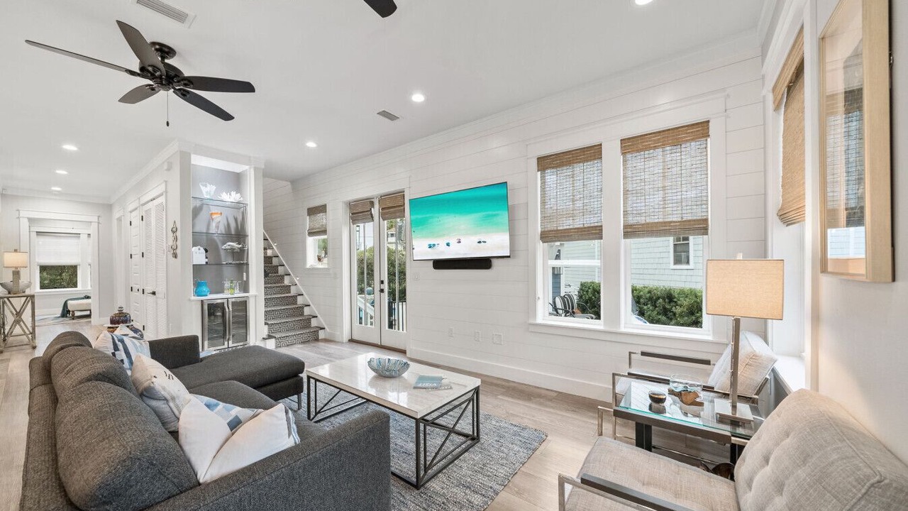 Photo of Livingroom in Lakeside at Blue Mountain Beach