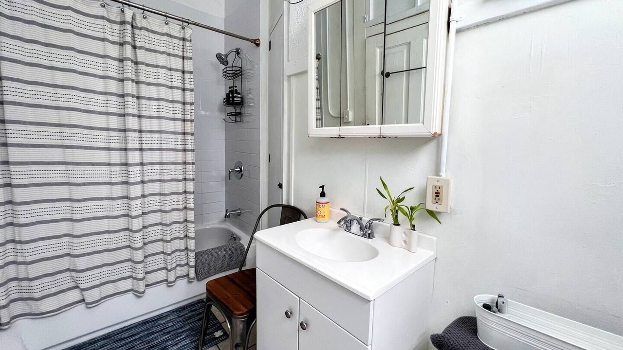 Photo of Bathroom in Algiers Point