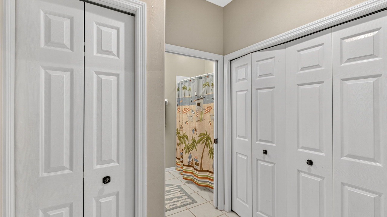 Photo of Bathroom in Tropical Cove