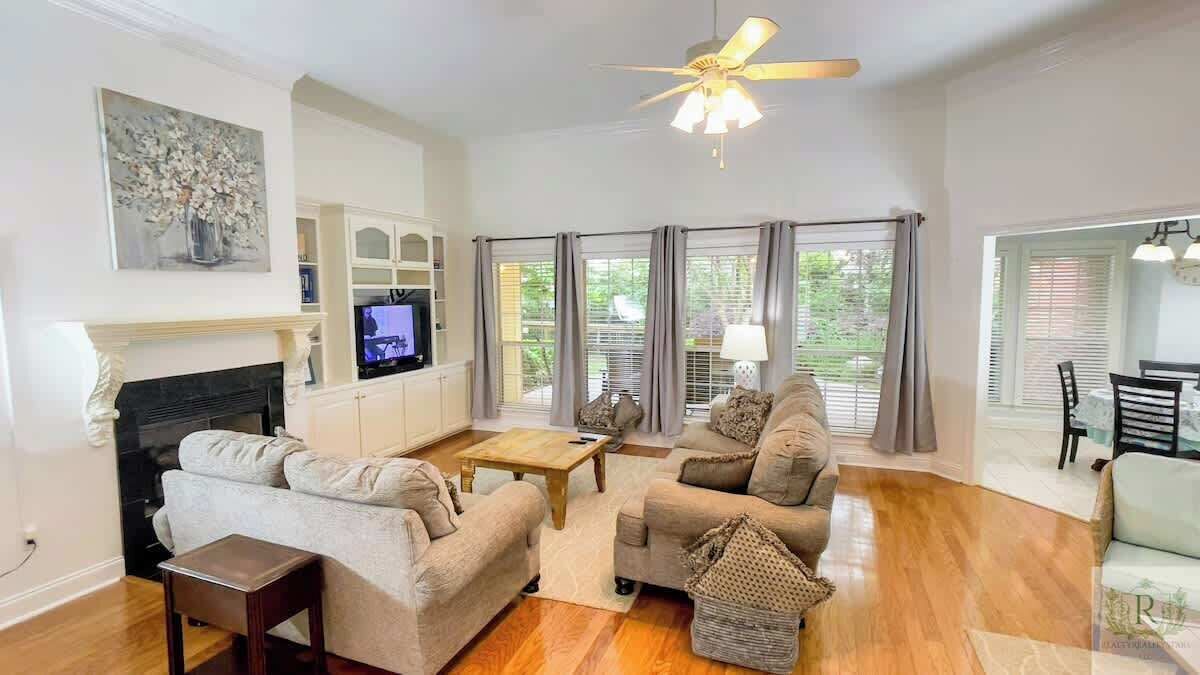 Photo of Livingroom in Hattiesburg